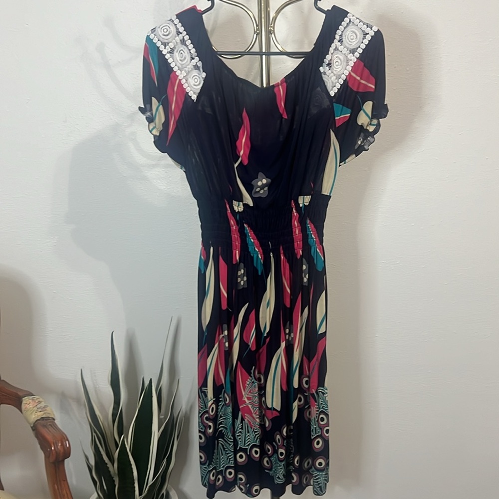 Colorful Summer dress with mesh white trim - Picture 5 of 6